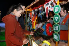 橘黄蟹肥醉崇明，崇明开启吃蟹季图片