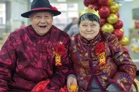 酸甜苦辣“黄昏恋”图片