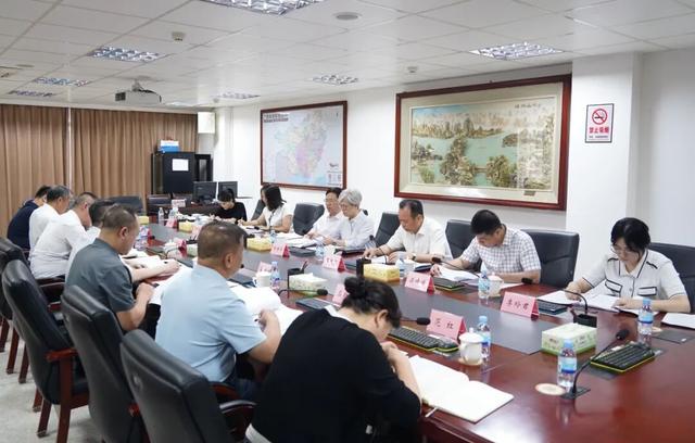 杨静华到自治区文化和旅游厅走访调研