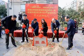 全区第一台！“半层改平层入户”加装电梯在奉浦这个小区动工图片