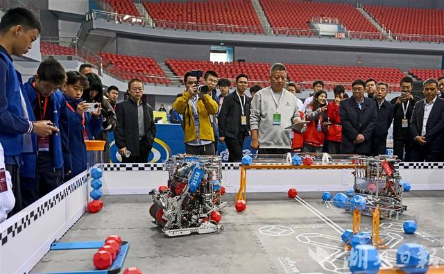万名科技少年逐梦“机器人奥运会” 2025世界机器人大赛宜昌锦标赛开幕