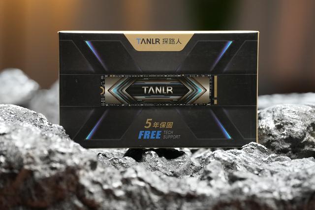 性价比之选：探路人TN350 PCIe 3.0固态硬盘开箱图赏！