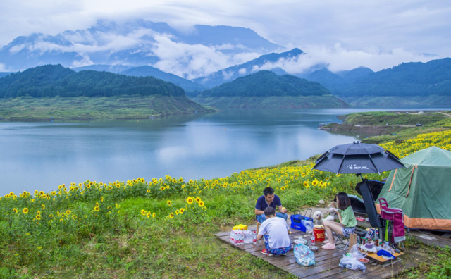 瓦屋山【国庆中秋优惠大放送】，享8折超值福利！