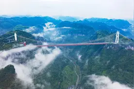 矮寨奇观开展“五员一体”服务，护航游客云端漫步图片