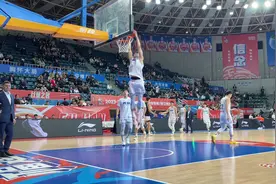 青岛赛前训练 杨瀚森赵嘉义献暴扣 182王洪两扣失手😂视频封面