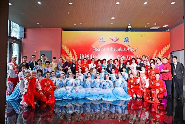 黄国林：捕捉时代脉动 开启波澜壮阔 “新航程”