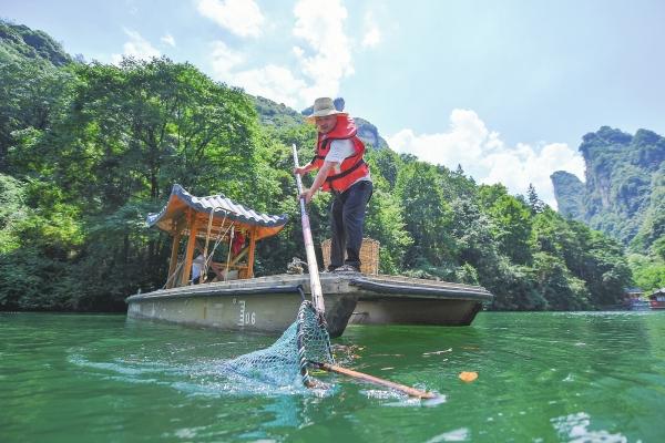 “会说话”的宝峰湖