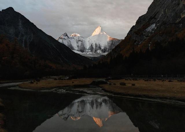 美丽中国｜穿越冰峰 遇见稻城亚丁