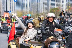 一辆机车，如何点燃一座城？图片