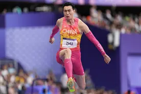 男子三级跳决赛：朱亚明16米76获得该项目第十名图片