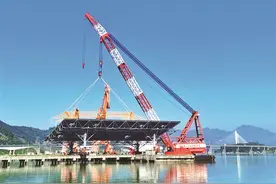 中广核宁德200兆瓦海上光伏项目海上光伏支架顺利出港图片