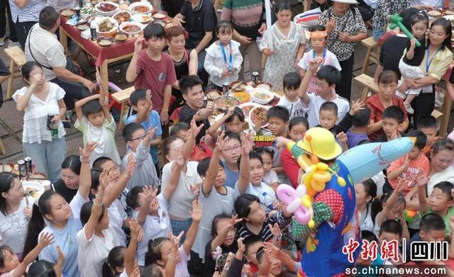 自贡富顺：国庆中秋假期 人气与烟火气双向飙升