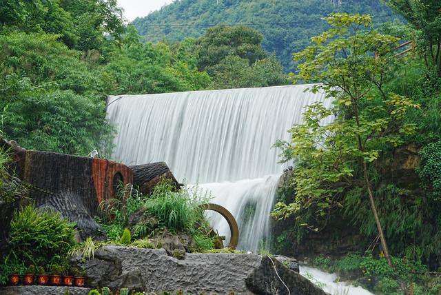 自然奇观与现代体验交融：尼珠河大峡谷重塑生态旅游新高度