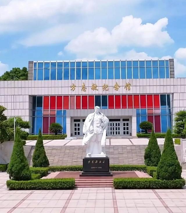 上海人免费打卡世界丹霞龟峰，邂逅多彩弋阳~