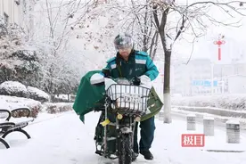 风雪难阻邮路通，武汉159个邮政投递点正常对外服务图片