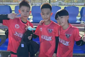 3名广东侨联队足球小将赴西班牙交流比赛图片