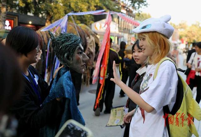 “丝路”商队穿越到国庆中秋长假