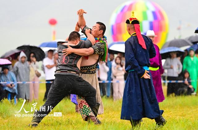 内蒙古兴安盟：欢乐那达慕