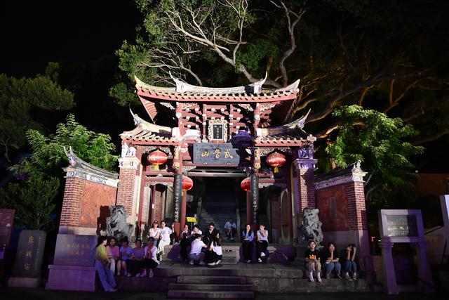 活力中国调研行｜福建泉州：夜经济点亮“滨海浪漫线”