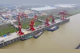 铜陵港重返亿吨大港图片
