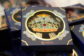 锐评｜凤冠成“销冠”，是什么惊艳了时光？图片