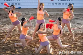 “沙滩”宝贝火辣热舞！助兴2024年亚洲沙滩藤球锦标赛图片