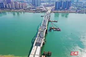 【每日一图@湖南】航拍湘潭下摄司大桥：值得期待的城市新地标图片