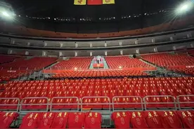 易建联“9号”球衣正式退役，苏炳添、潘玮柏等到场见证图片