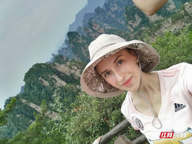 外籍记者蔼霖娜接受“仙境邀请”之际 重温2019年与张家界那场初见（图）
