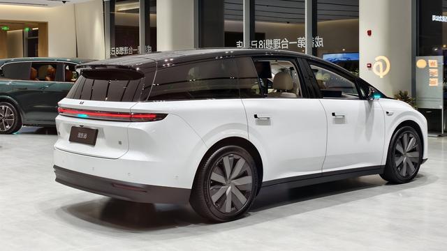理想i8硬刚重卡能撞出增长空间吗