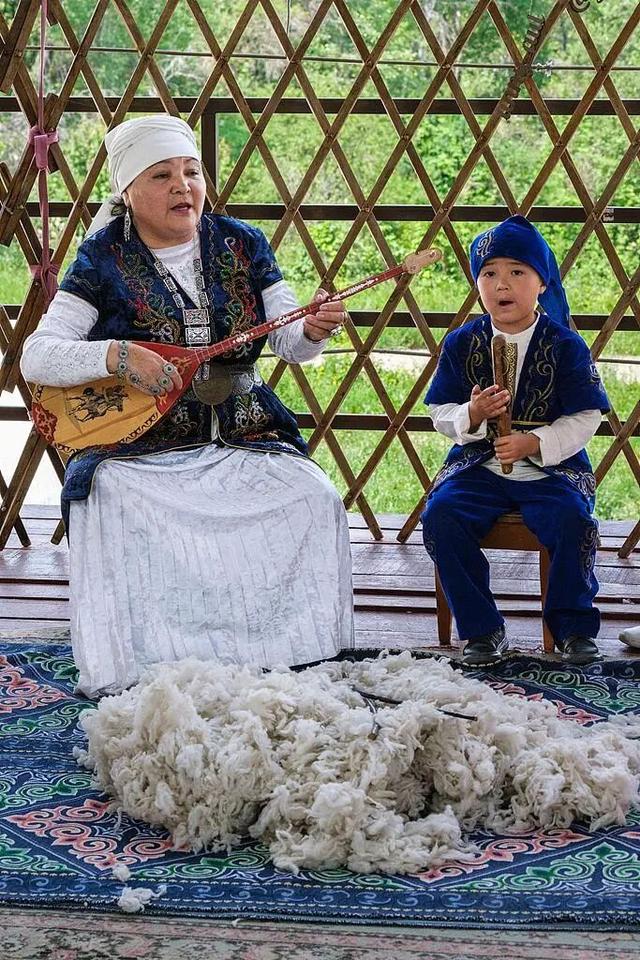 全球最年轻的首都，左岸科幻感，右岸游牧风