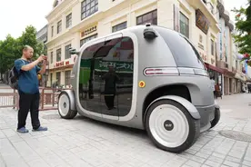 无人驾驶汽车现身中山路，青岛的自动驾驶时代要来了吗？图片