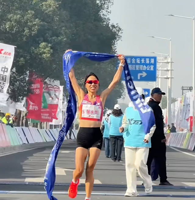 “最快女护士”张水华复出后21天内2次夺冠，赛后发声：感谢各位领导；已收获超15万元奖金