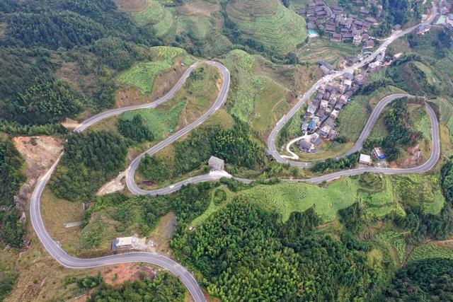 广西龙胜：大循环公路拓宽旅游发展新通途