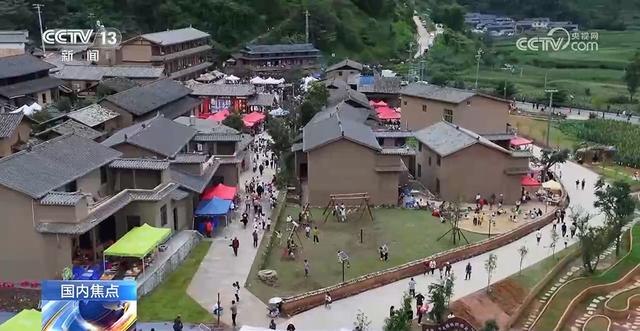 边境特色村寨游 画牛摸鱼篝火打跳嗨不停