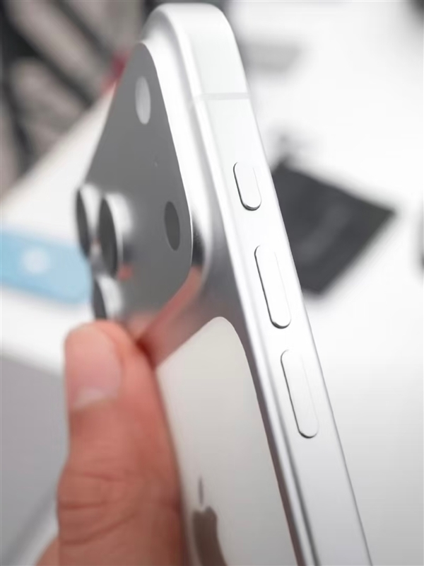iPhone 17 Pro系列重回铝合金中框：仅iPhone 17 Air保留钛合金