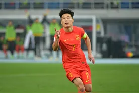 马德兴谈国足首发：张玉宁、武磊冲锋，费南多、阿兰或下半场上图片