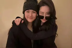 李湘晒王诗龄刘亦菲合照，网友：羡慕说累了图片
