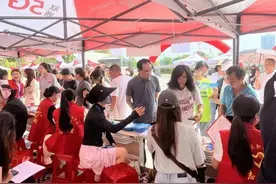 江汉艺术职业学院2024级新生正式报到图片