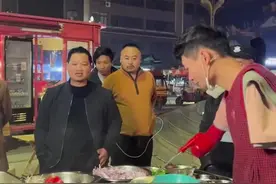孩子是我的一束光！成都断臂单亲爸爸卖河粉支撑一个家图片