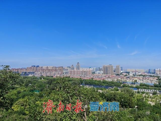 秋高气爽，腊山风景正宜人