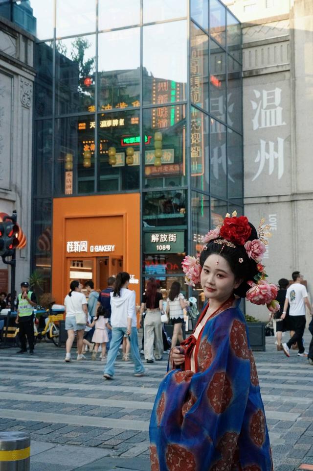 跟着地标去打卡，“趣拍点”让城市漫步更出片