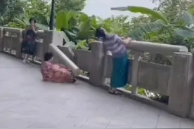 广东一女子手拉栏杆健身被断裂石栏砸中，应急管理局：已维修并进行安全排查图片