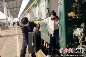 “00后”铁路青工：用坚守和奉献护航温馨归家路图片