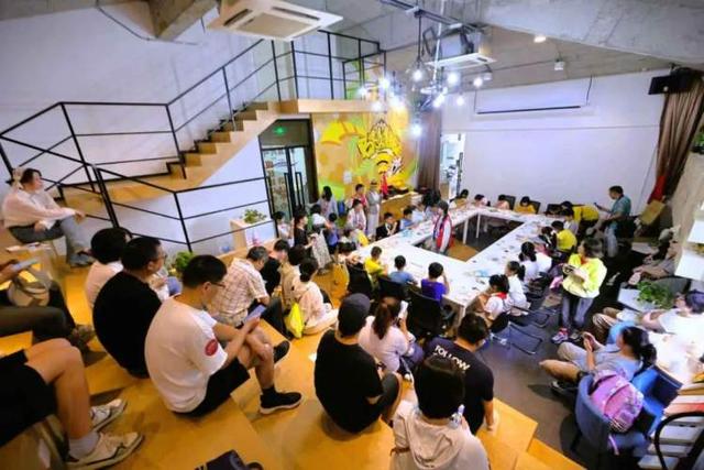 AI赋能人文行走！这群中小学生探寻工业足迹，重温红色江湾