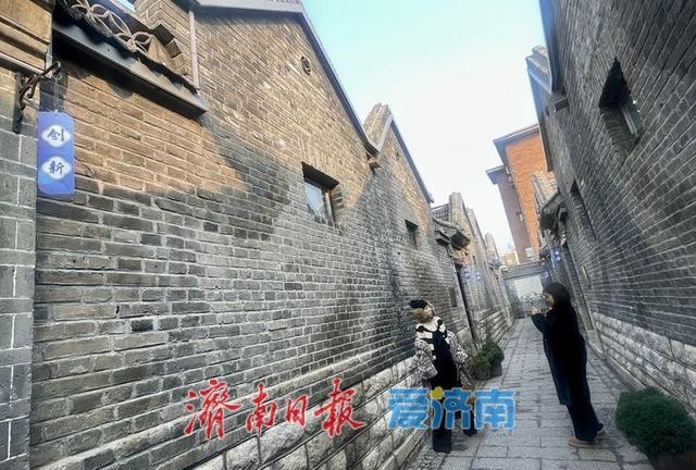 济南上新街：冬日老街变身浪漫打卡地