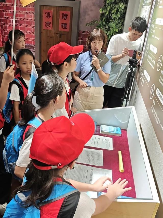 我们来上岗啦~ 跟着图书去旅游·推荐官版上线！