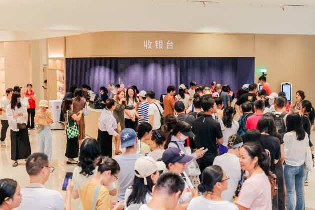 “湾区之眼”开业点燃深圳文化热潮