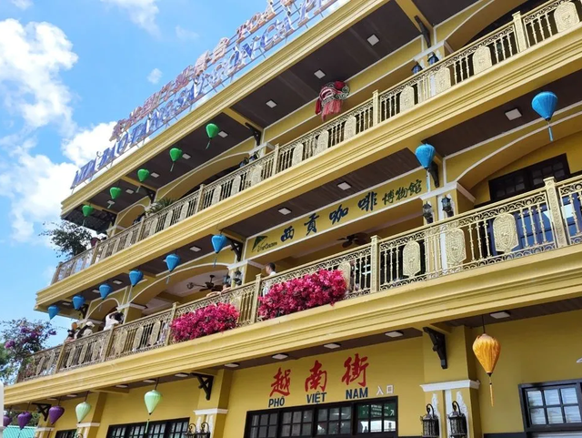 东兴跨境游引央视关注，带你探索边境特色景点和美食~