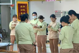 辽宁：老年日间照料站欢乐多图片